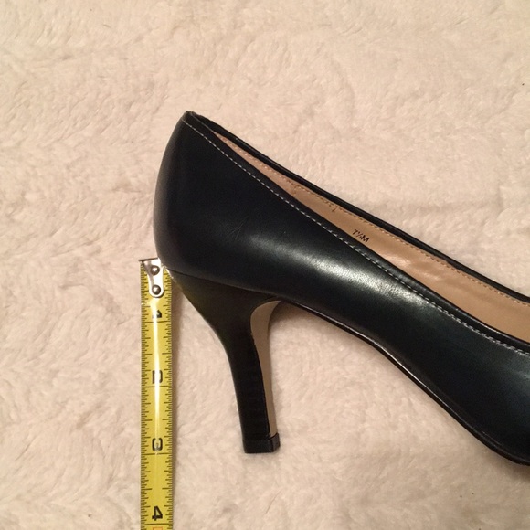 NWOT Navy blue heels with buckle - Picture 7 of 8